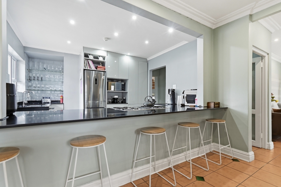 5 Bedroom Property for Sale in Claremont Western Cape